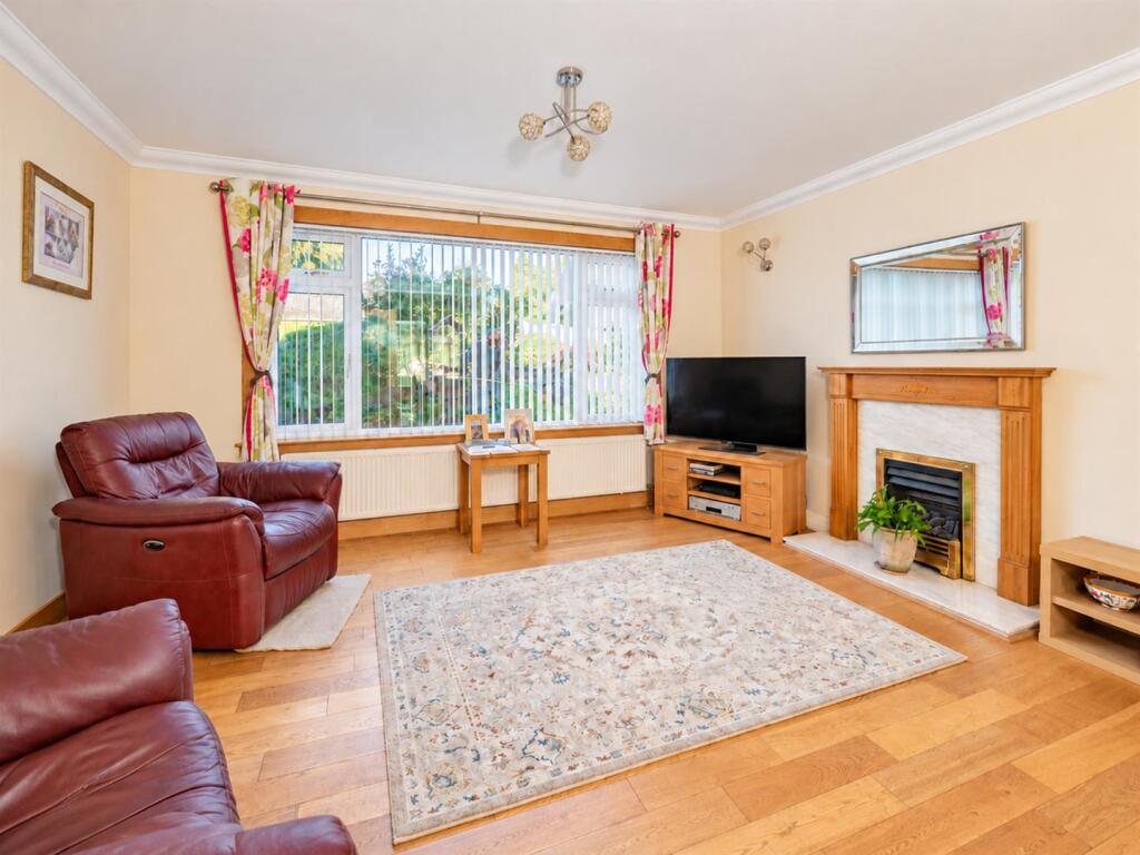 House in Kirkcaldy - More