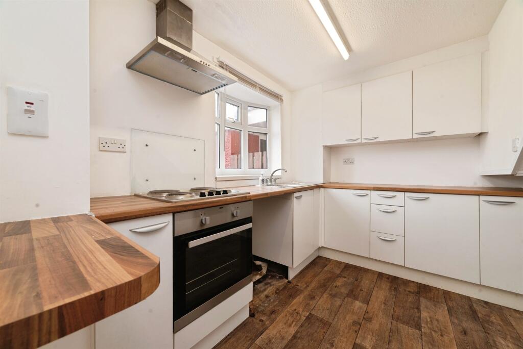 House in Hull - View 4