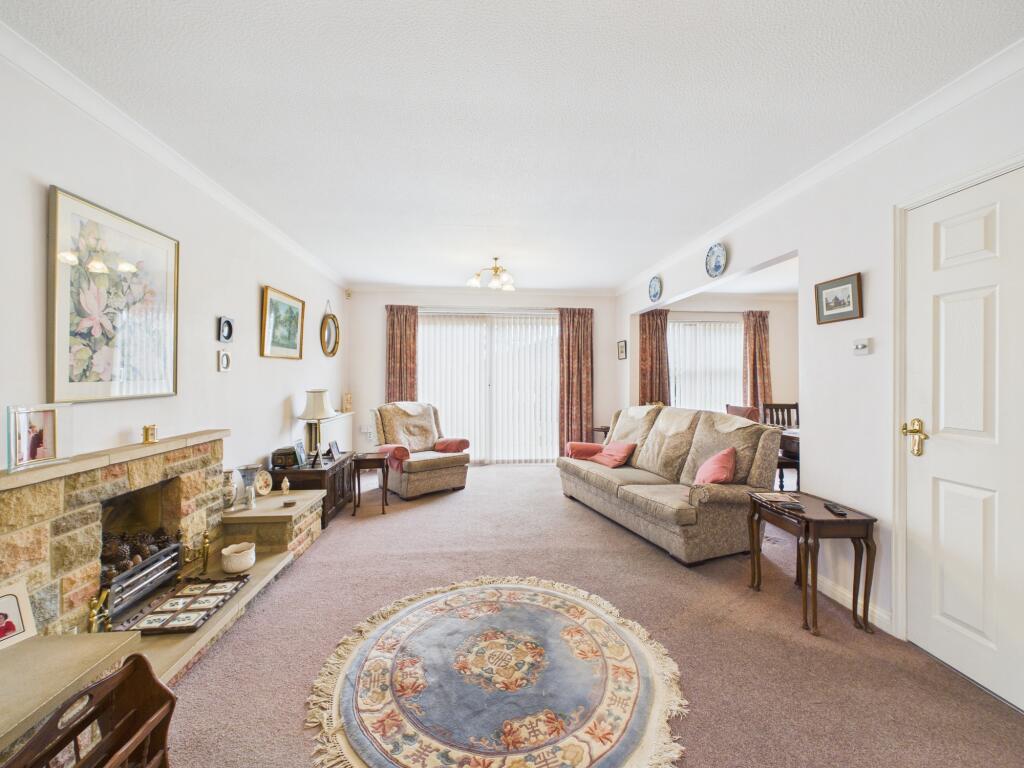 Hazel Road, Purley, Reading, RG8 photo 2