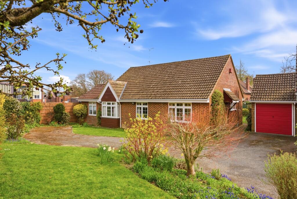 Main image of property: Friary Field, Dunstable, Bedfordshire, LU6