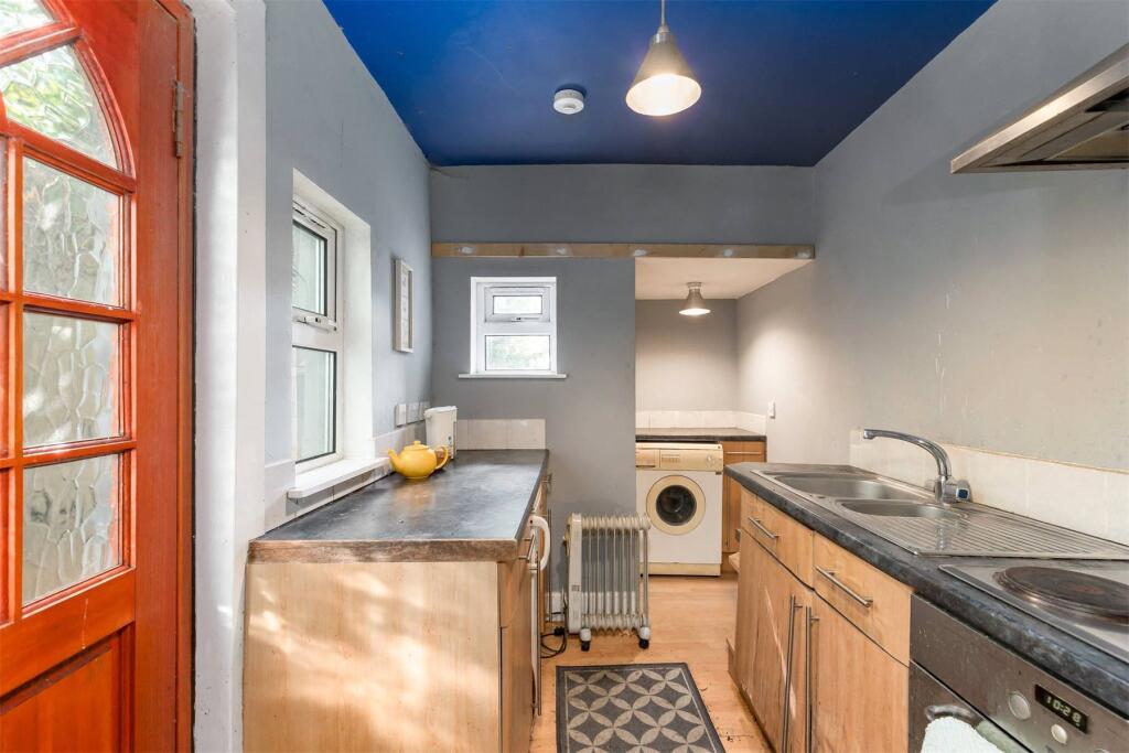 Apartment in Kirkliston - More