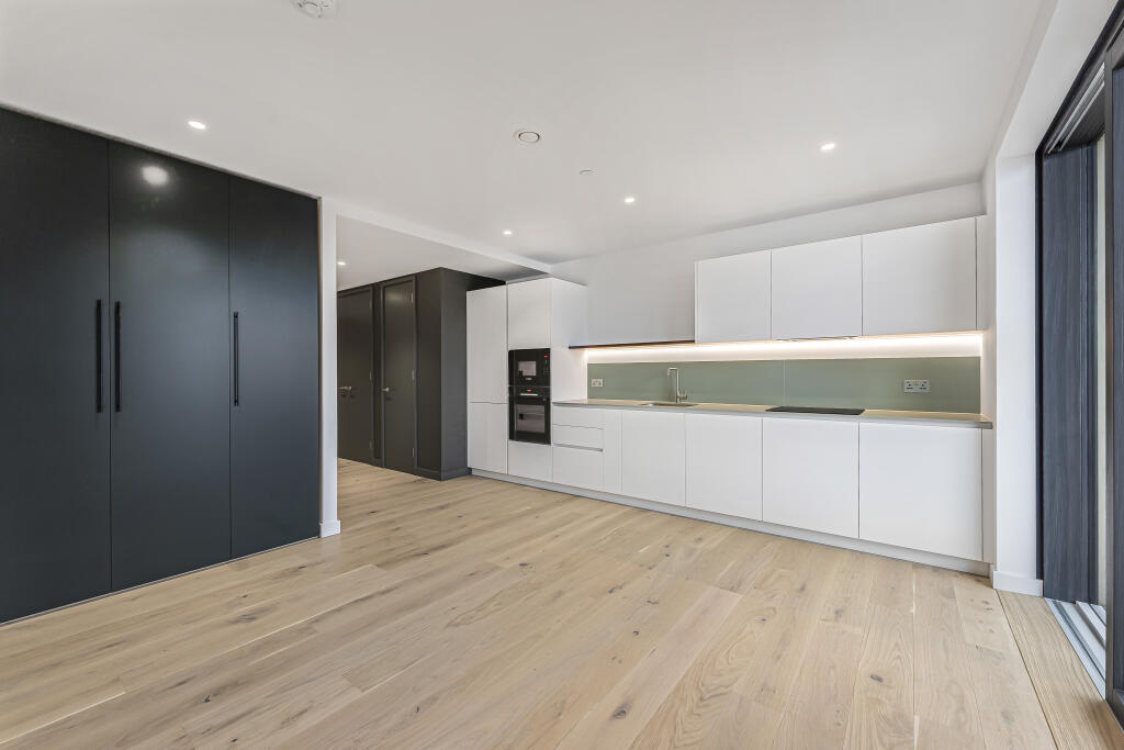 Main image of property: Peninsula Gardens, Greenwich Peninsula, London, SE10