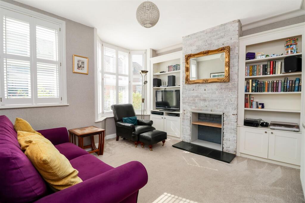 House in Horsham, New Town - View 2