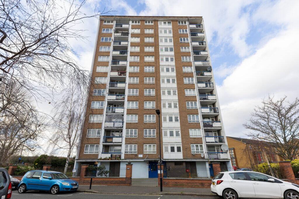Main image of property: 95 George Downing Estate, London, N16 6BH