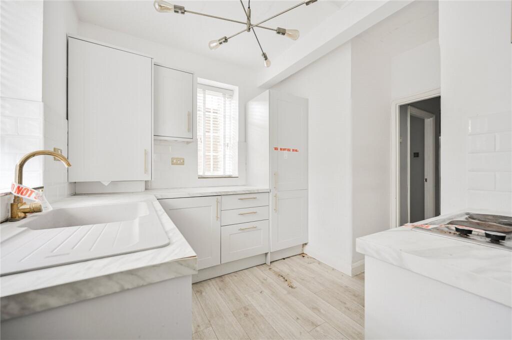 Tollington Court, Tollington Park, London, N4 - View 5