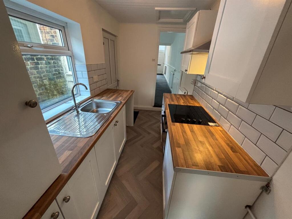 House in Stoke-on-Trent, Smallthorne - View 5