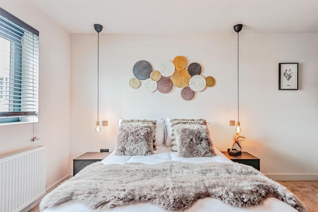 Apartment in Mid Sussex, East Grinstead - View 4