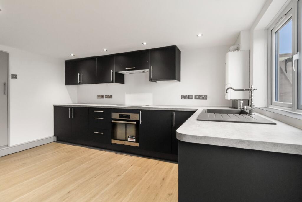 Quest Hills Road, Malvern, Worcestershire, WR14 1RL photo 2