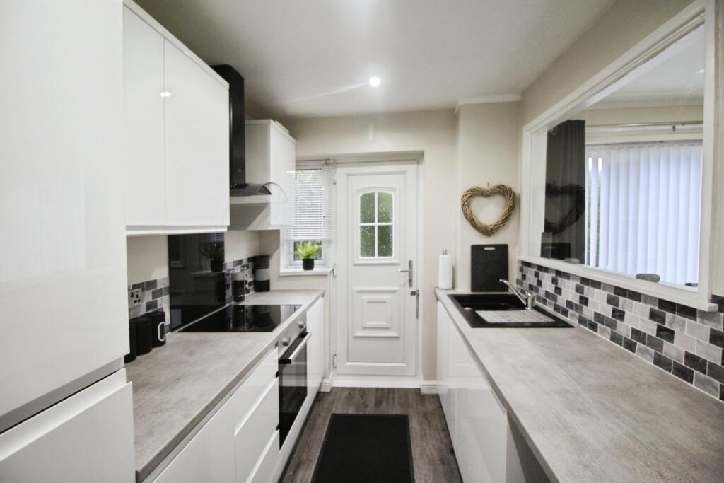 Oban Close, Tingley, Wakefield, West Yorkshire, WF3 photo 2