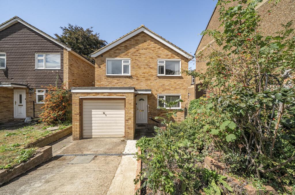 Main image of property: Glossop Road, Sanderstead, Surrey, CR2 0PW