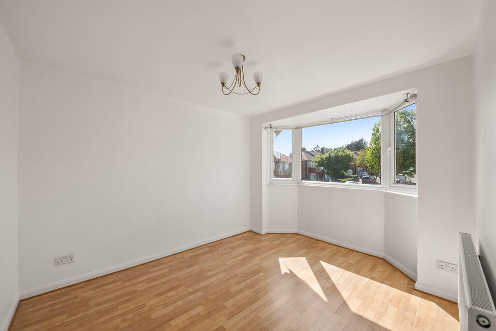 Oriel Way, Northolt - View 5