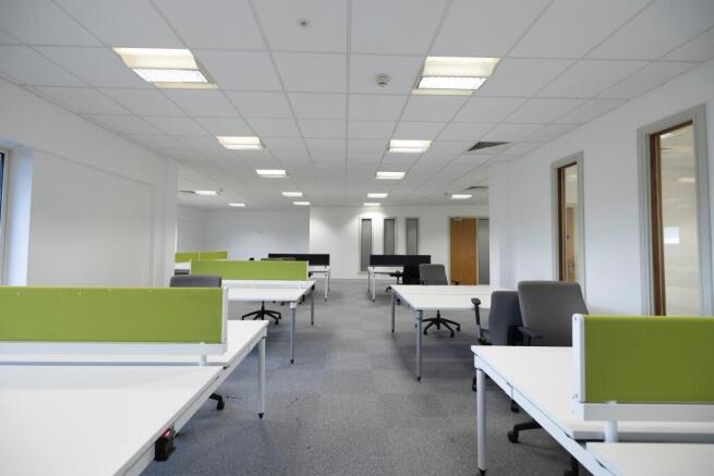 Office (33) 1600sqft