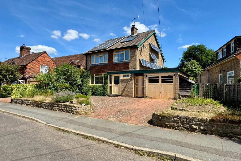 3-bed detached on Cramhurst Lane, Witley, Godalming, Surrey, GU8, £600,000