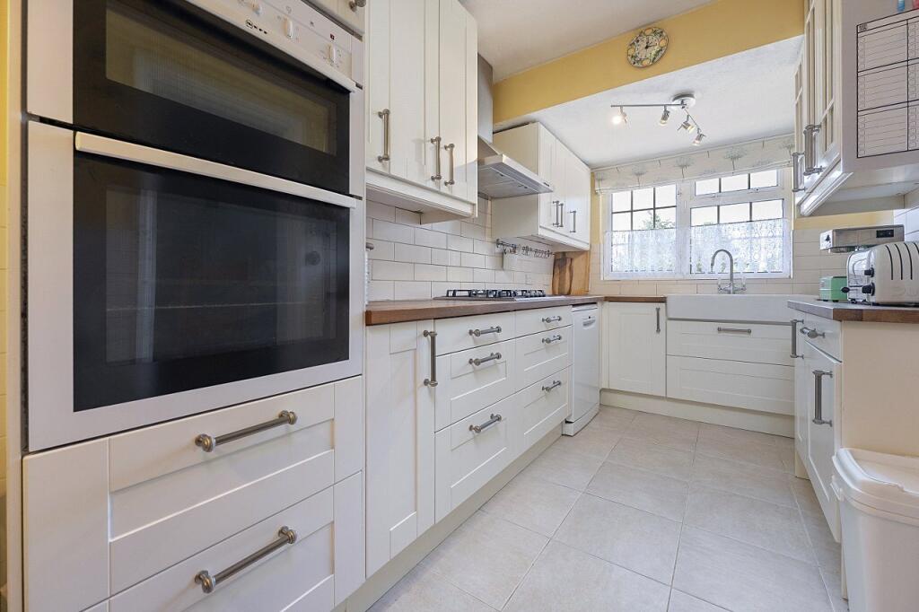 House in London, Benhilton, Rosehill - View 4