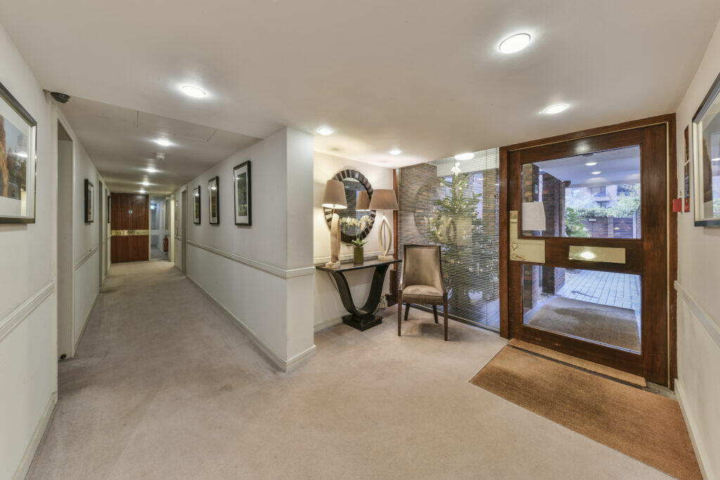 Apartment in London - More