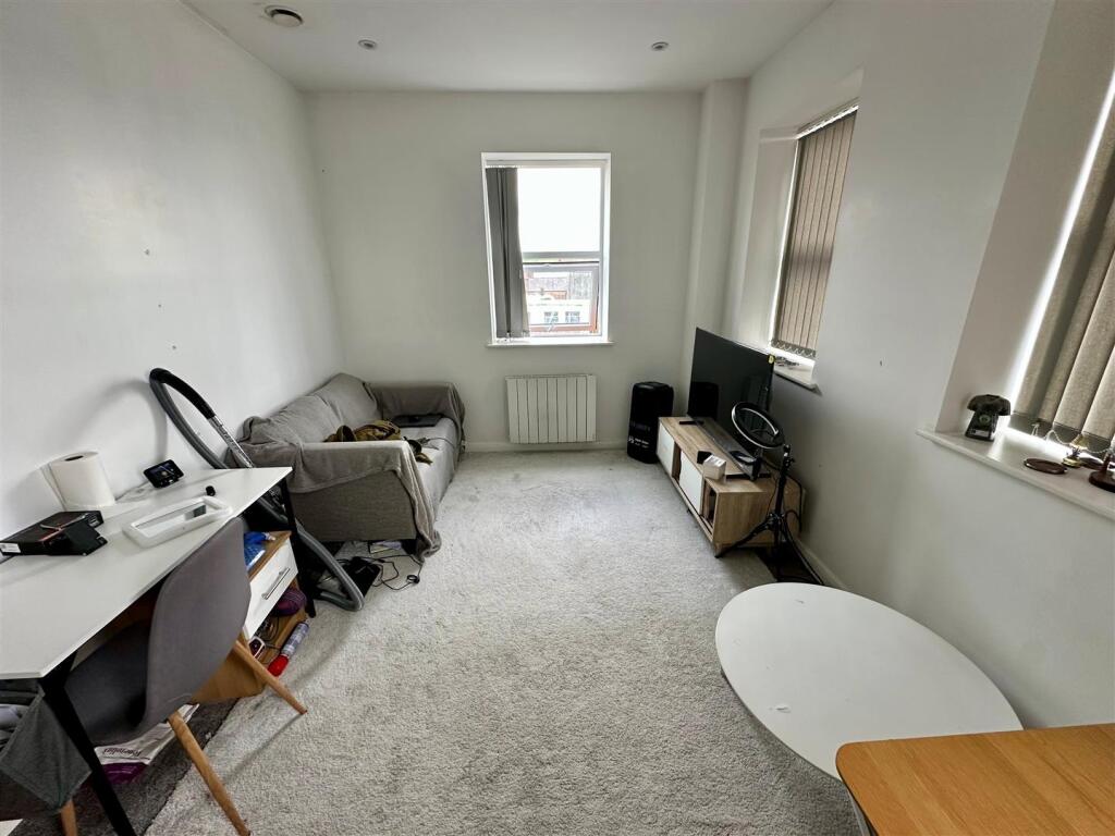 Apartment in Bolton, Greater Manchester - View 4