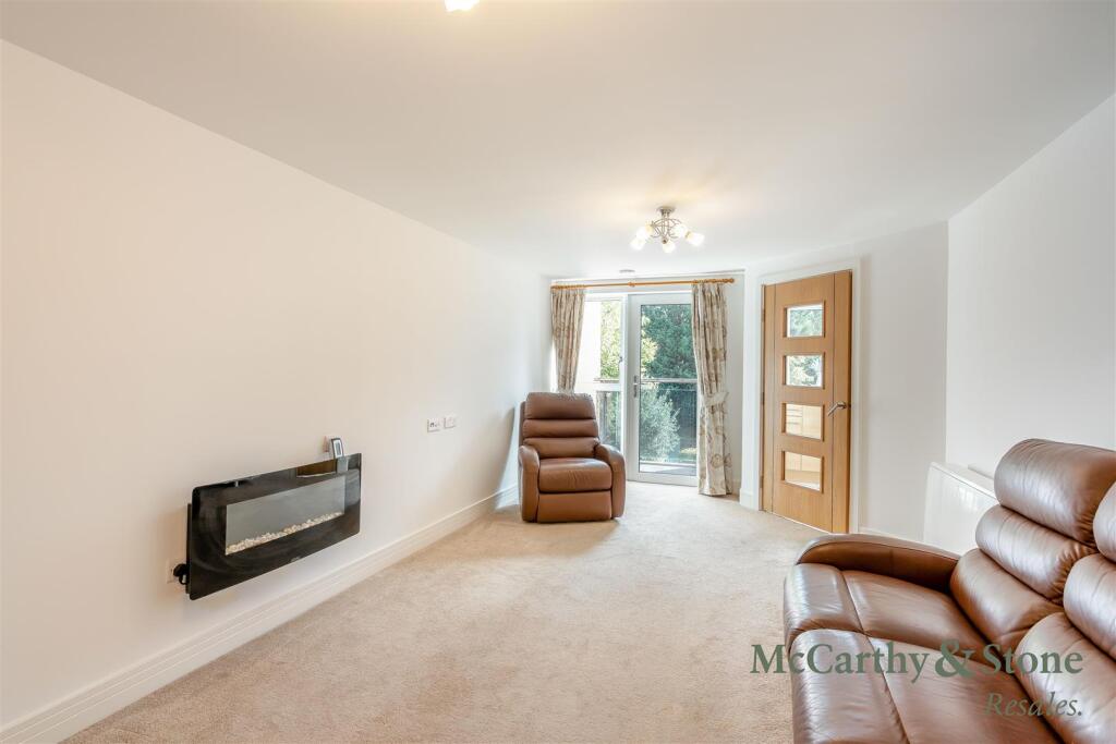 Glenhills Court, Little Glen Road, Glen Parva, Leicester photo 4
