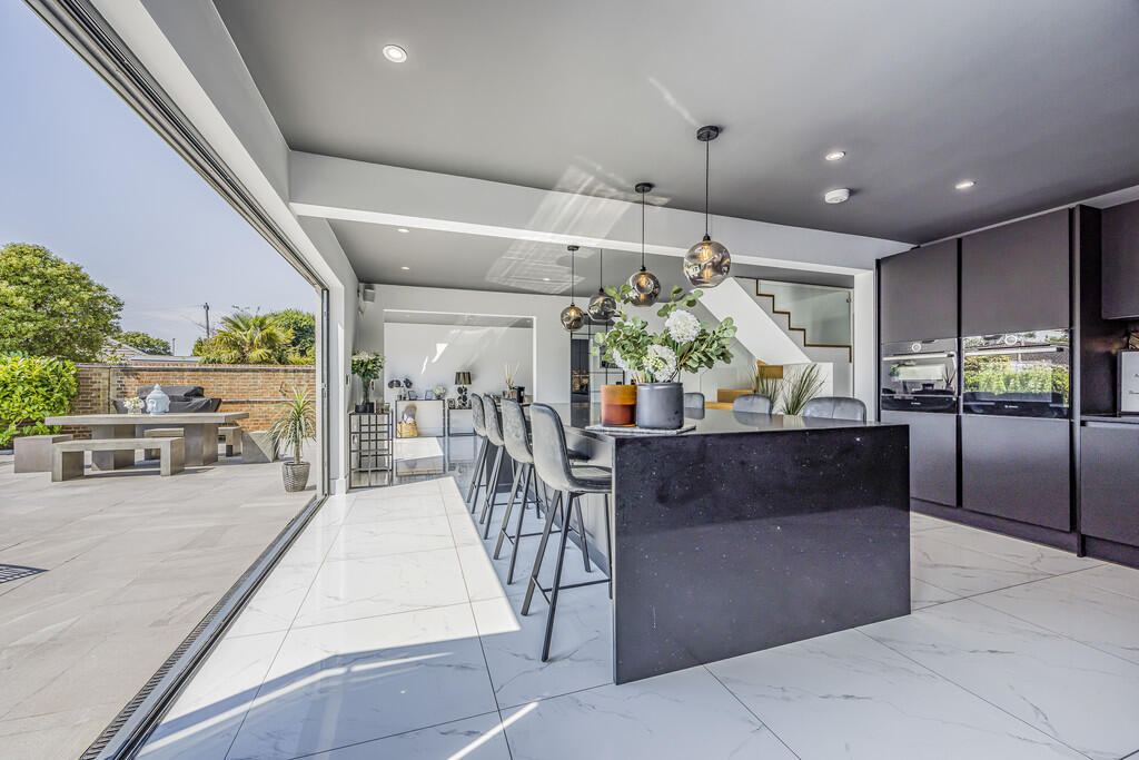 House in Havant, Hampshire - View 4