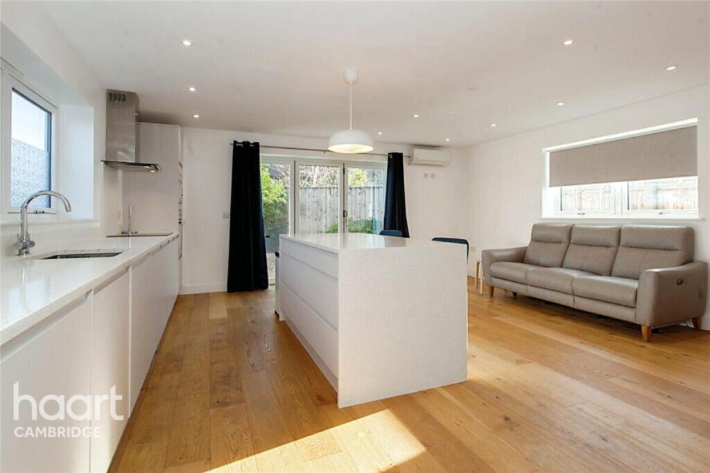Dunsmore Close, Cambridge - More