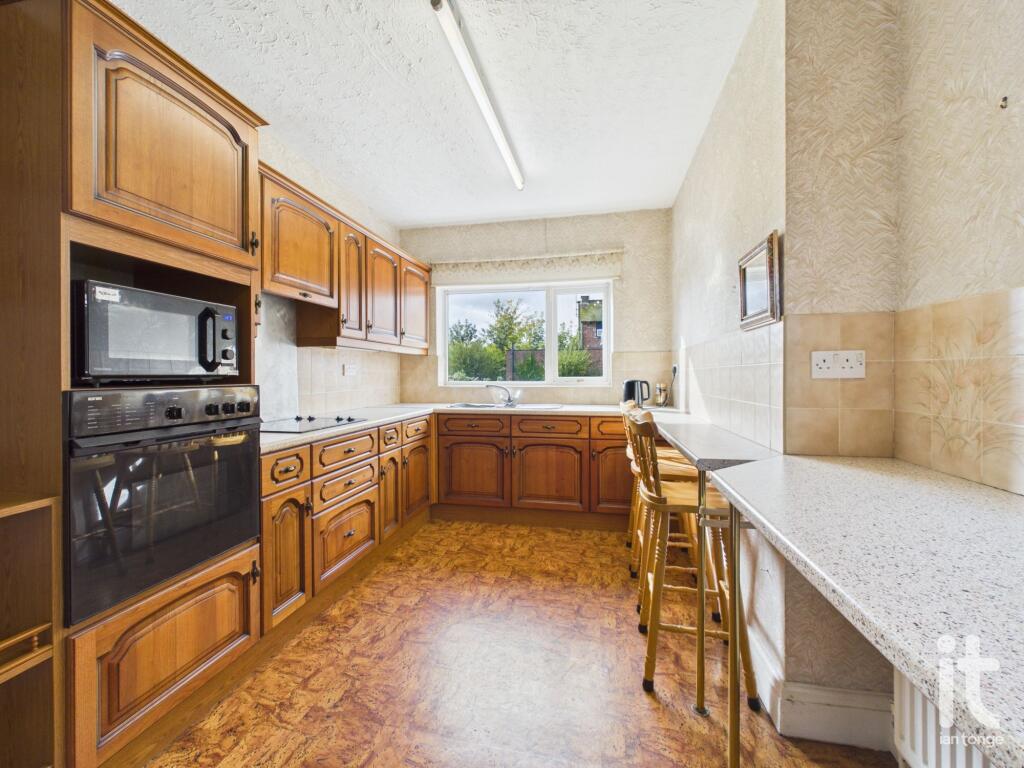 House in Stockport, Offerton - View 3