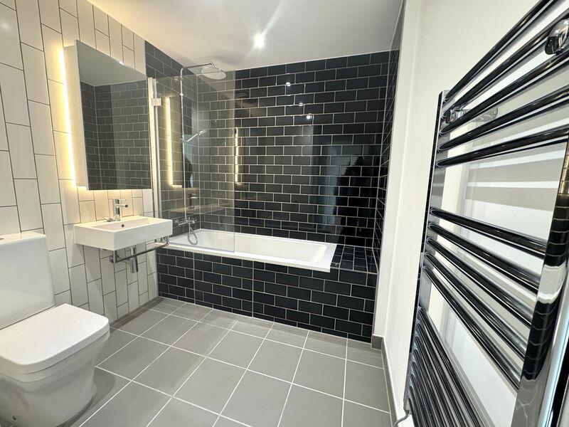 Apartment in London - View 5