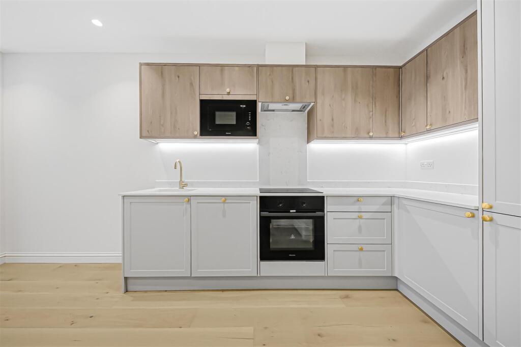 Apartment in London, Kilburn - View 3