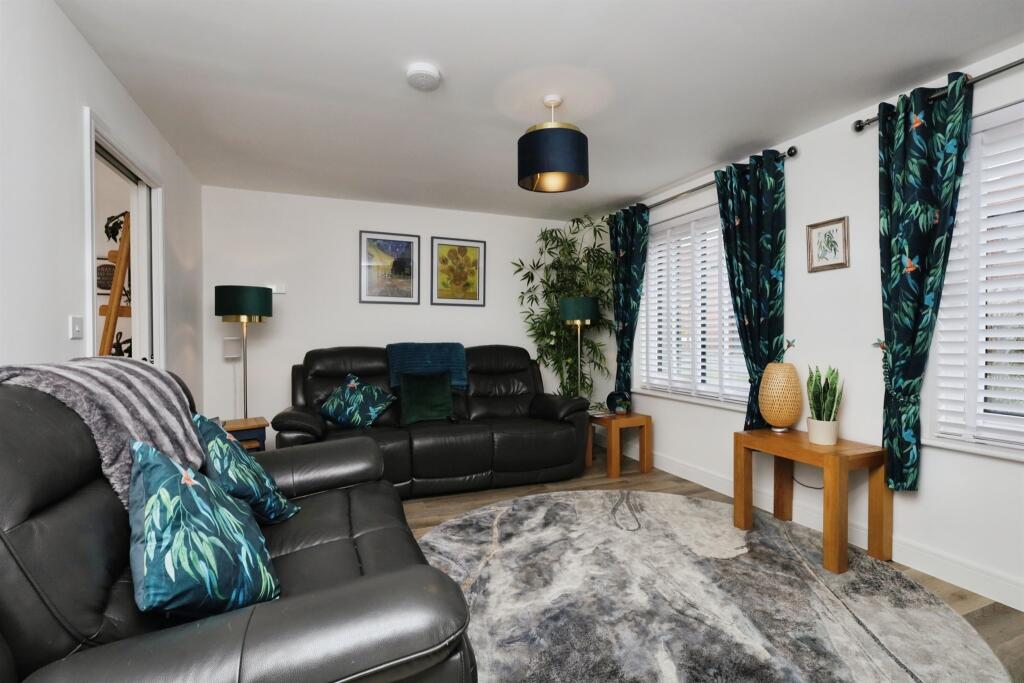 Herdwick Drive, Hellingly, Hailsham photo 3