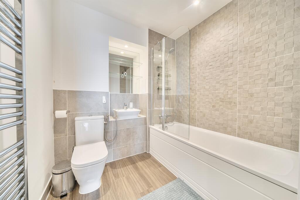 Apartment in Southampton - More