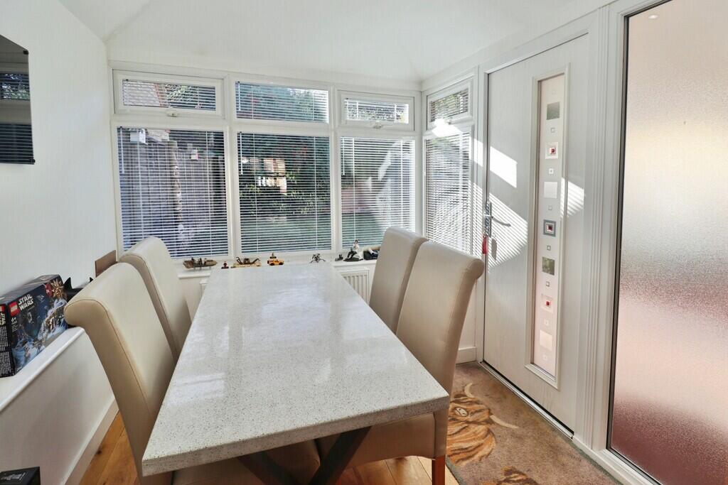 House in North Kesteven, Heighington - More