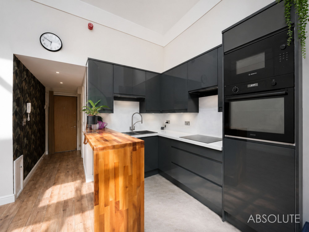 Apartment in Torquay, Torbay - More