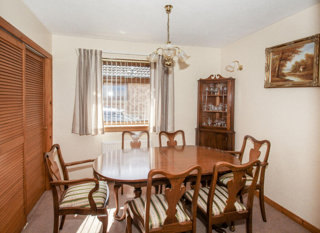 13 Glen Moriston Drive, Cairneyhill, Fife, KY12 8YS - More