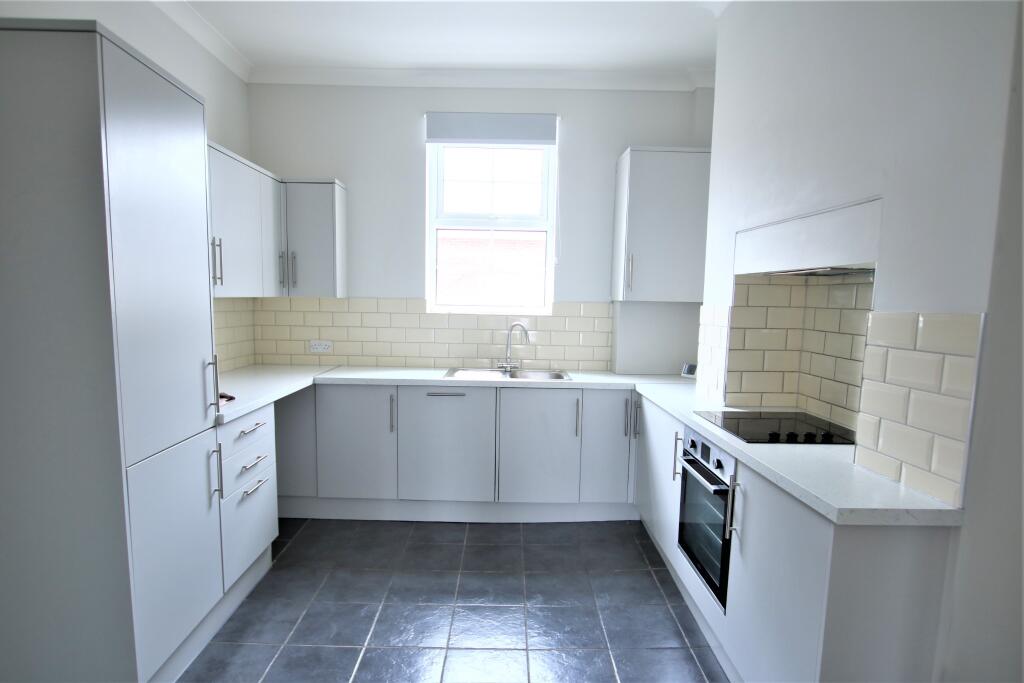 City Road, Winchester, Unfurnished photo 3