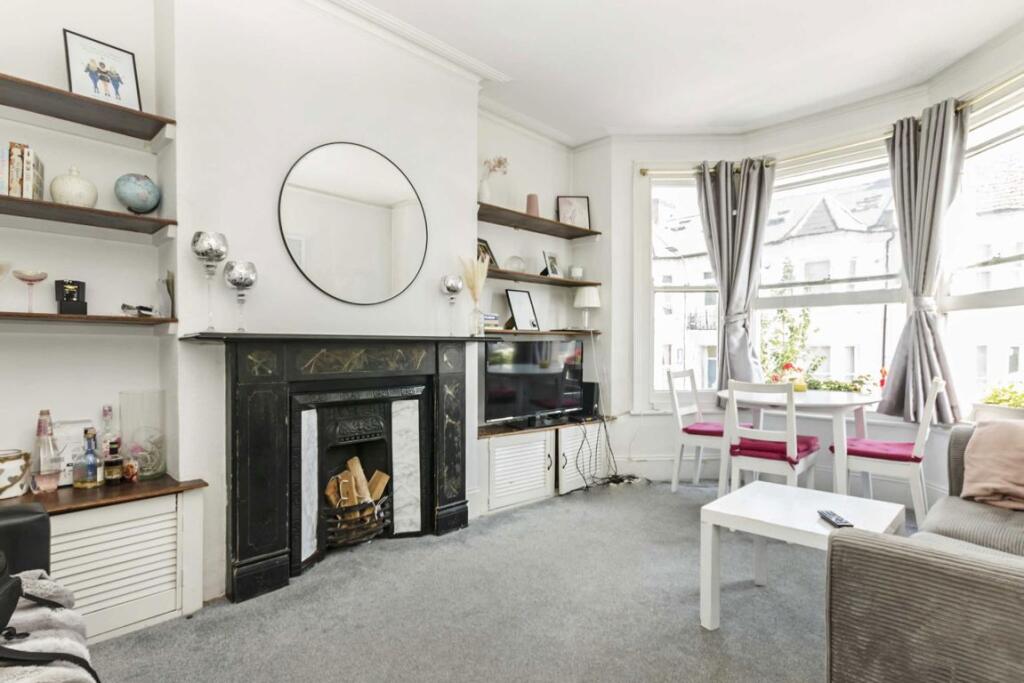Apartment in London - View 2