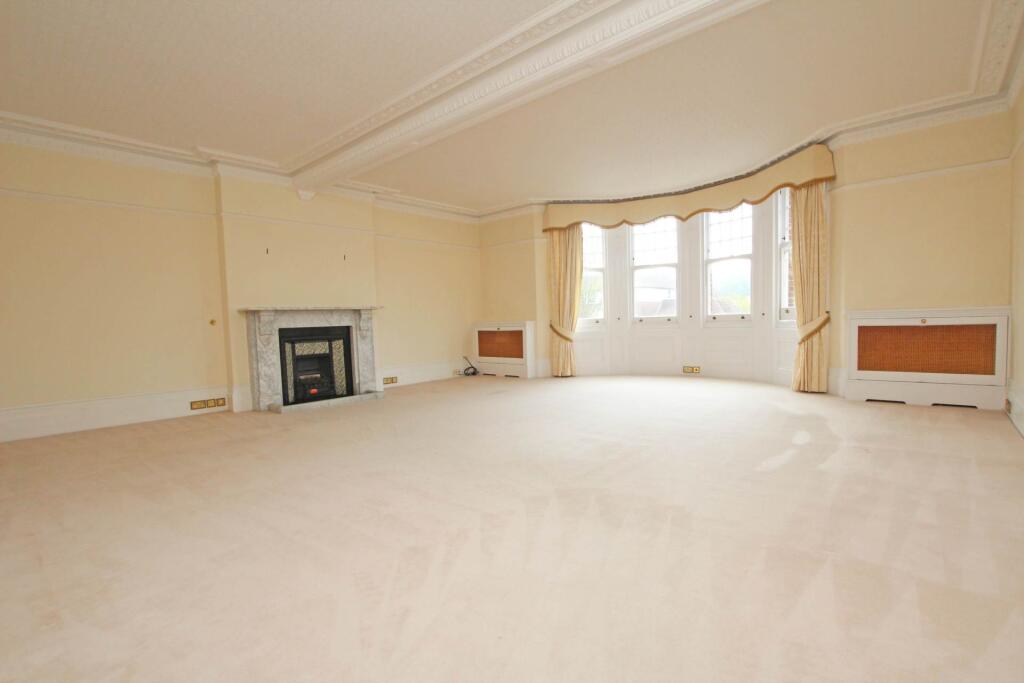 Apartment in Eastbourne, East Sussex - View 2