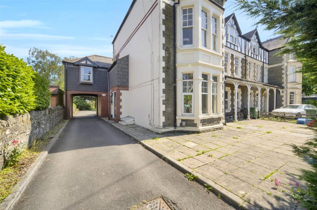 3-bed flat on Church Road, Whitchurch, Cardiff, South Glamorgan, CF14, £315,000