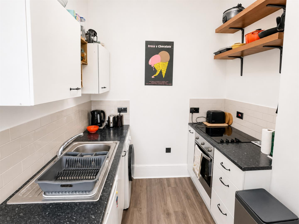 Apartment in Brighton - View 4