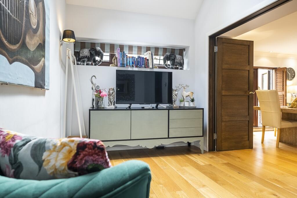 2 bedroom semi-detached house for rent