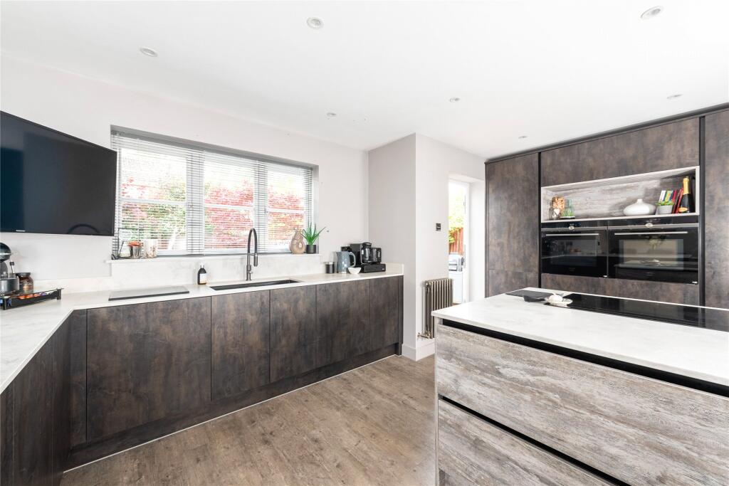 House in Rushden, North Northamptonshire - View 4