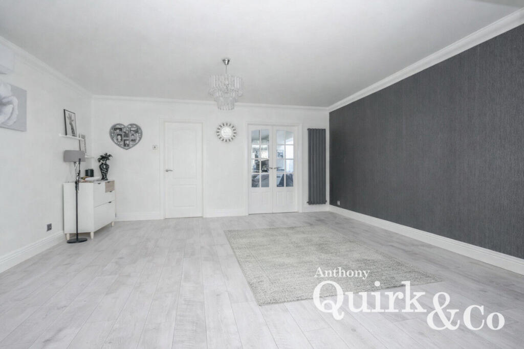 House in Southend-on-Sea - View 4