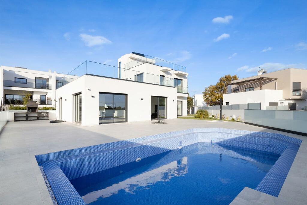 Main image of property: Algarve, Alcantarilha