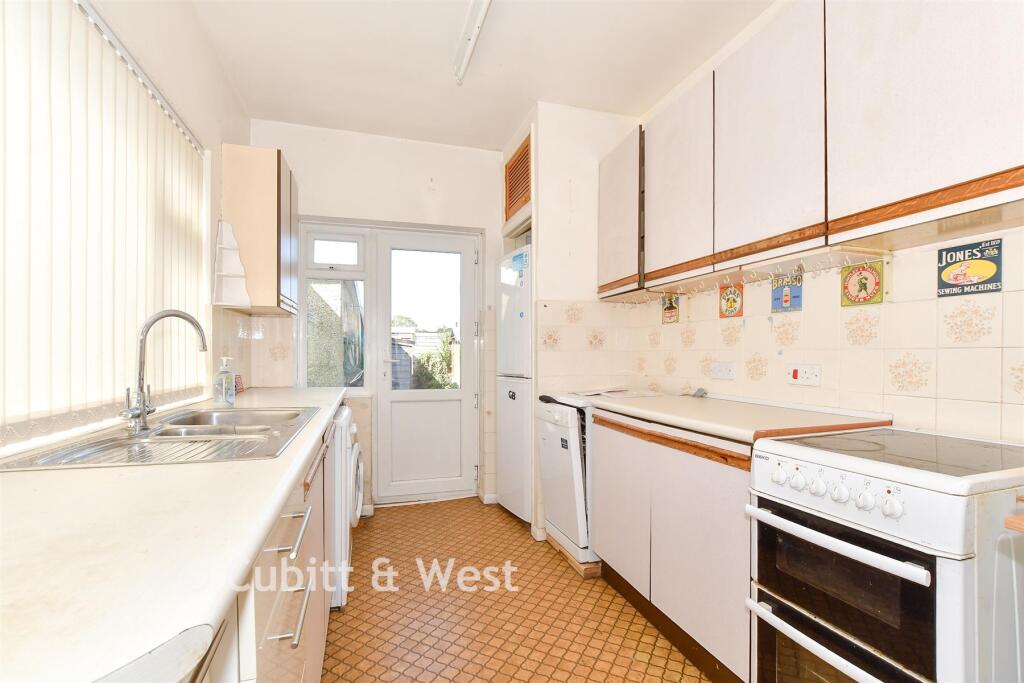 House in Horsham, Ashington - More