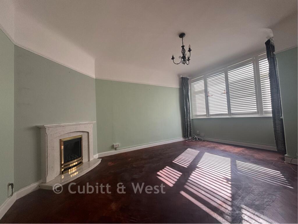 Hawthorn Crescent, Cosham, Hampshire photo 2