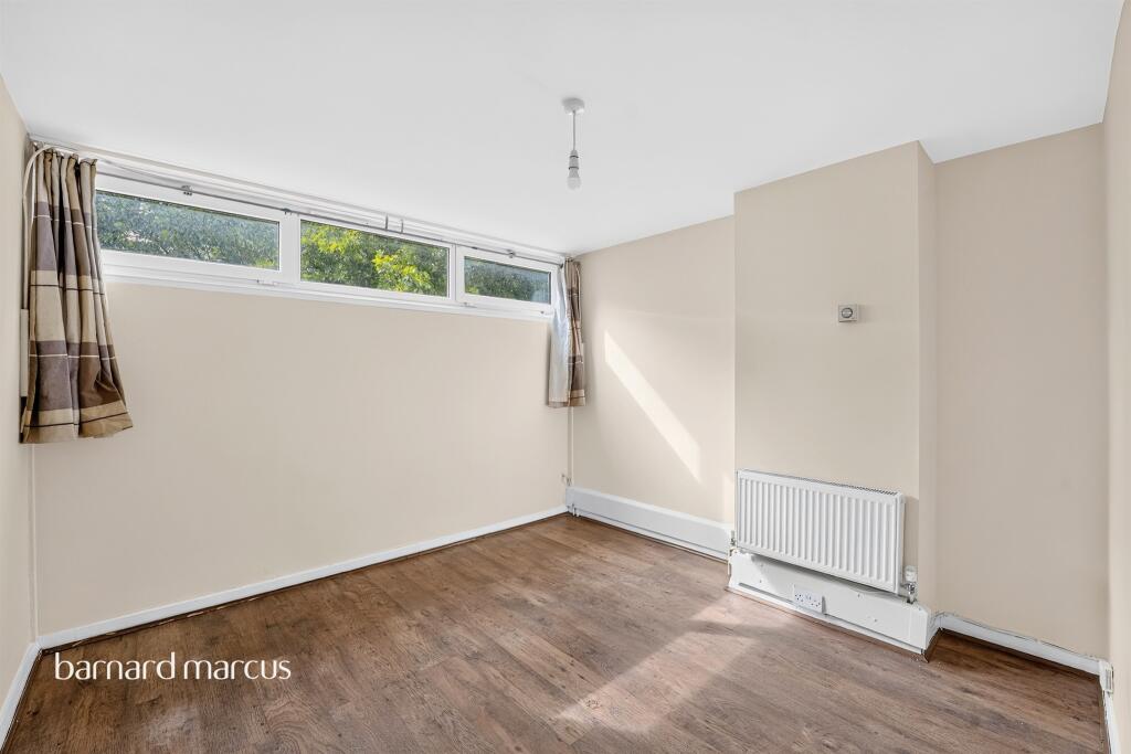 Apartment in London - More
