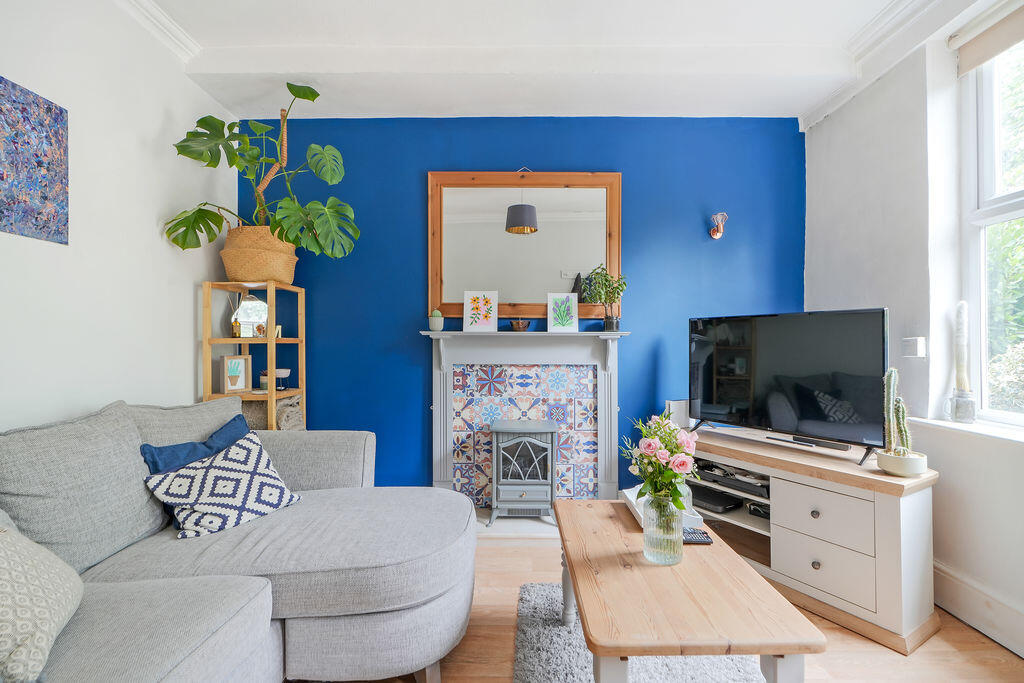House in Sheffield, Lowfield, Heeley - More