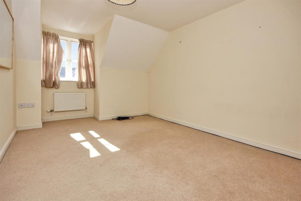 House in Rushden, North Northamptonshire - View 5
