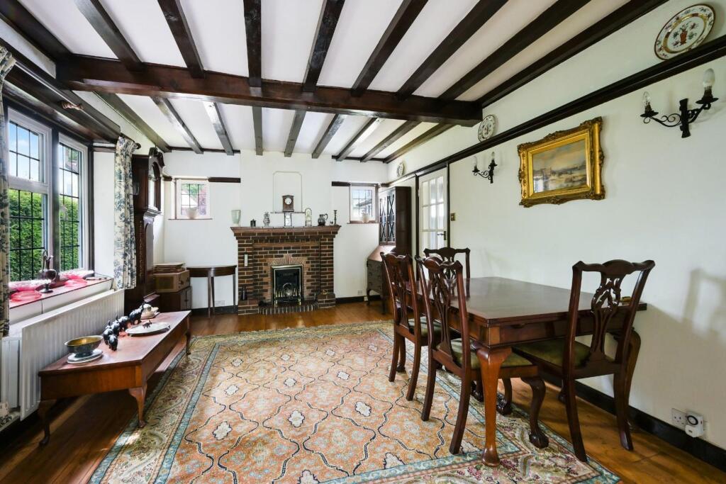 House in Tadworth - View 4