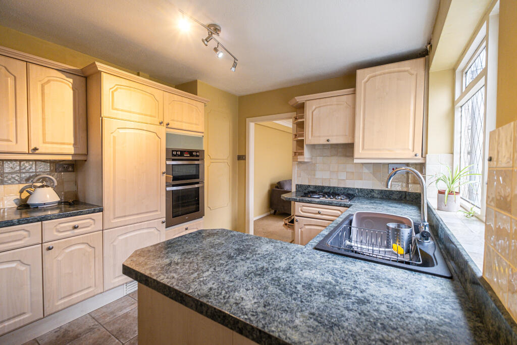 1 Pear Tree Avenue, Wingerworth, Chesterfield S42 6QB photo 2