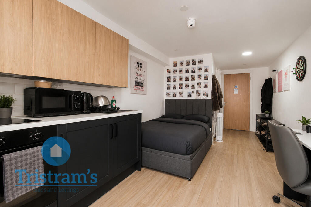 Studio flat for rent