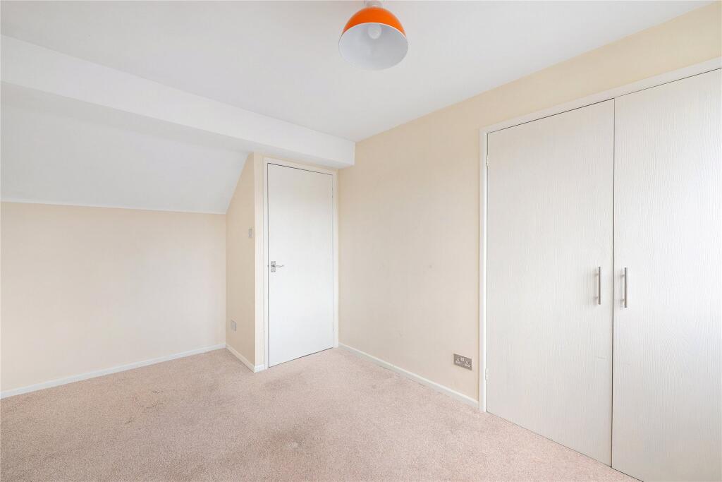 Apartment in London, Wandsworth - More