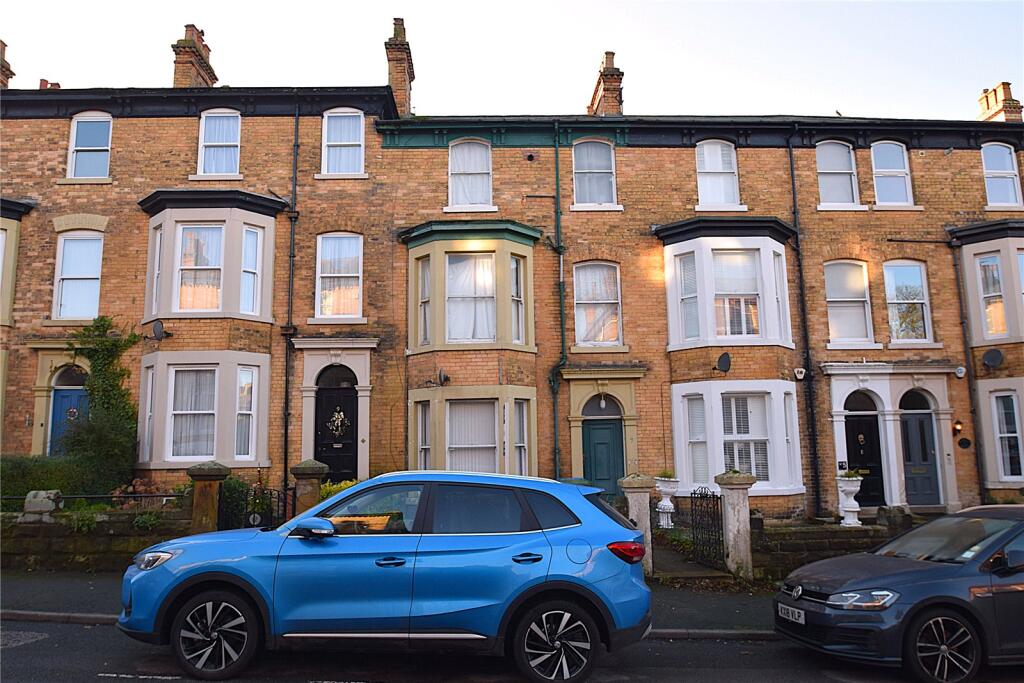 2-bed flat on Princess Royal Terrace, Scarborough, North Yorkshire, YO11, £88,000